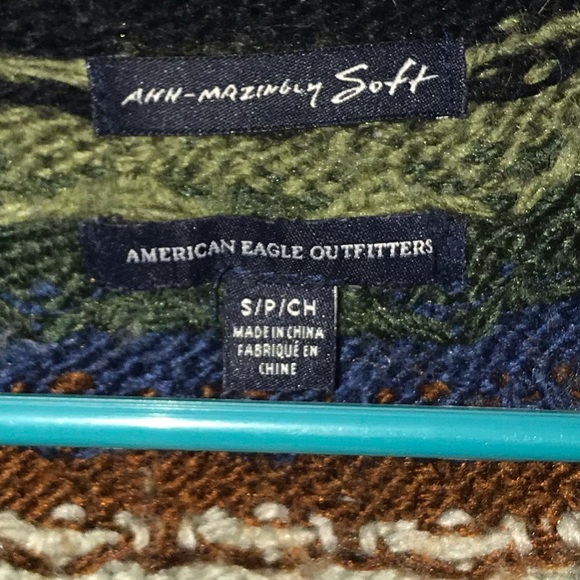 American Eagle Sweater - Picture 2 of 2